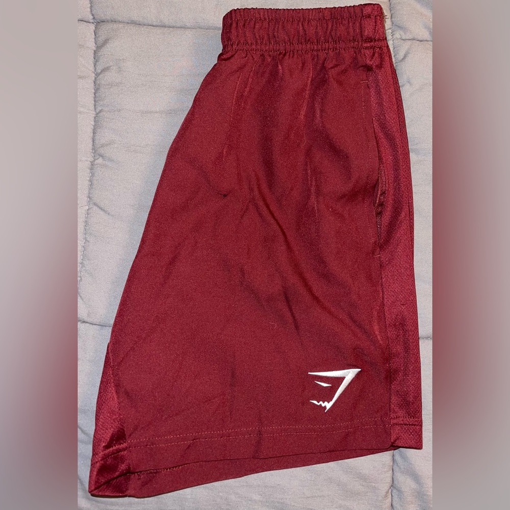 Men’s Gymshark shorts with drawstring & zipper pockets